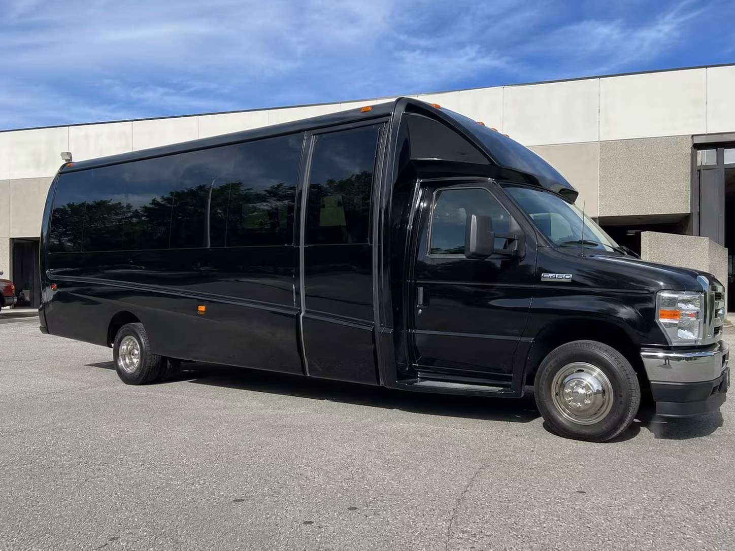 newark 20 passenger minibus rental